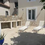 Apartmaji Garden * Izola