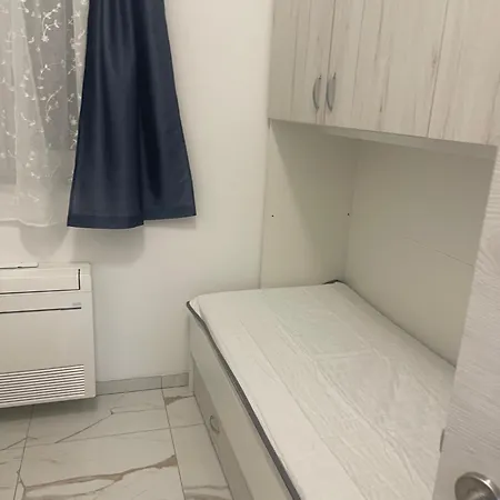 Apartmaji Garden Apartment