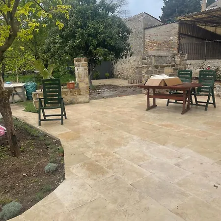 Apartmaji Garden Изола