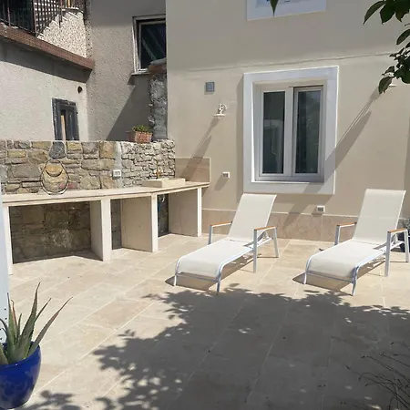 Apartmaji Garden * Изола